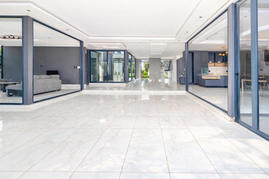 6 Bedroom Property for Sale in The Islands Estates North West